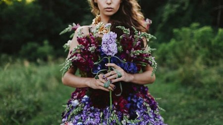 Платье из цветов