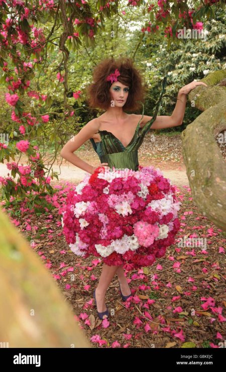 Платье из цветов