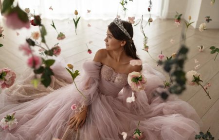 Девушка в платье