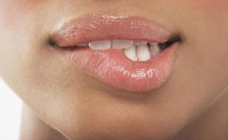 Красивые нижние губы