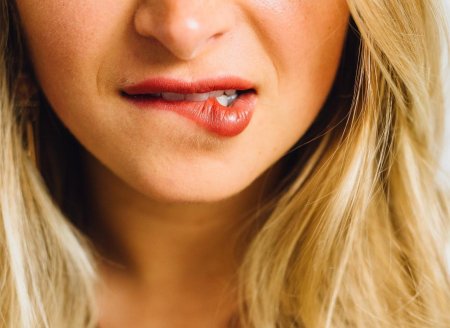 Женские губы