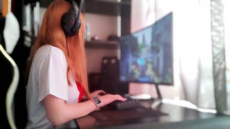 Девушка геймерша
