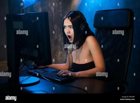 Девушка геймер