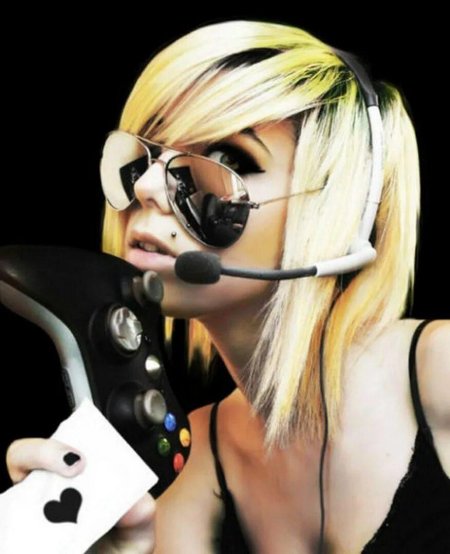 Девушка геймер