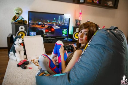 Девушка PLAYSTATION