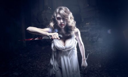 Девушка с кинжалом