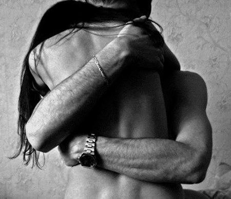 Объятия влюбленных