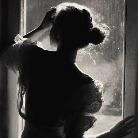 Женщина в окне