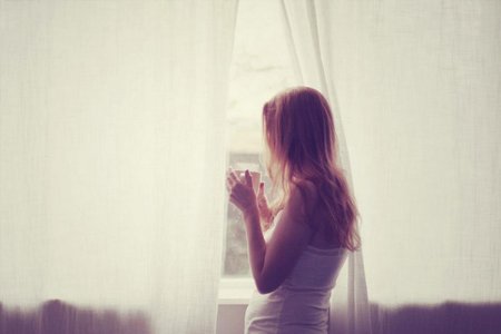 Грустная девушка