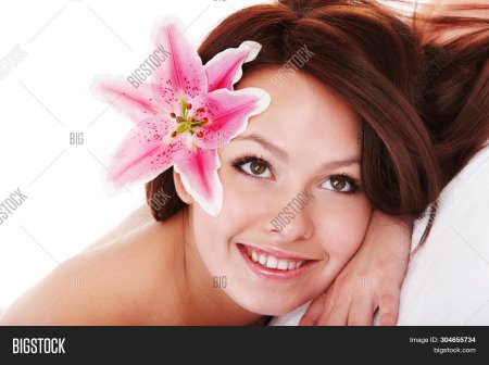 Цветок лилии