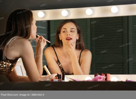 Перед зеркалом