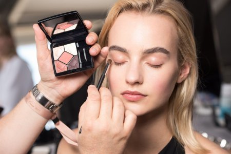 Тени диор 2022