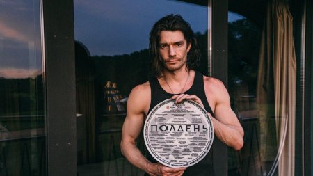 Актер максим матвеев