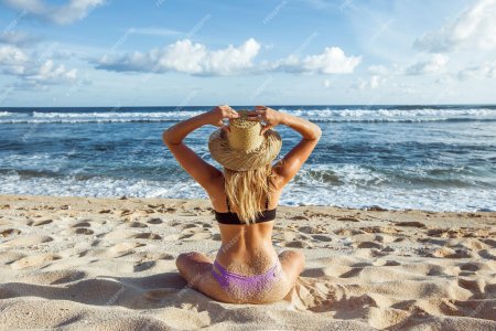 Девушка на пляже