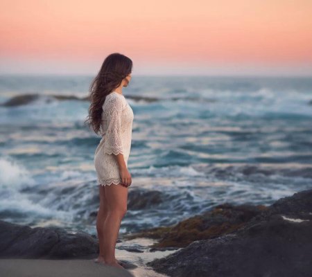 Красивые девушки на море