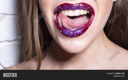 Металлические губы