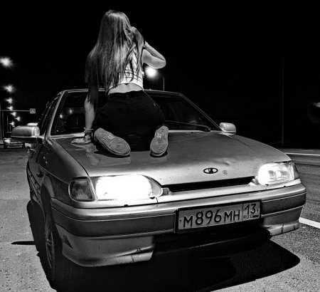 Ваз с девушкой