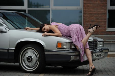 Девушка в авто