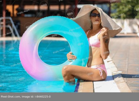 Надувной круг для плавания