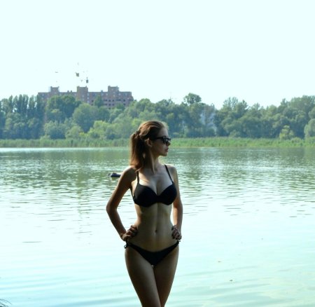 Девушки на речке частное