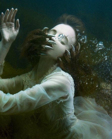 Мистика под водой