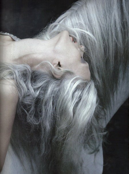 Пепельные волосы у девушек