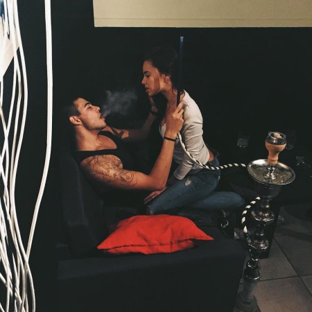 Мужчина с кальяном