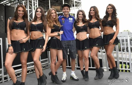 Несколько красивых девушек