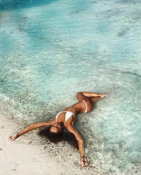 Алексис РЕН на пляже