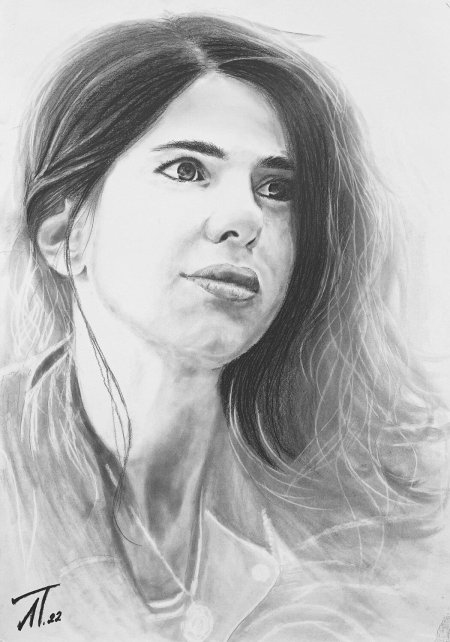 Женский портрет карандашом