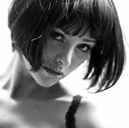 Моника Белуччи с каре