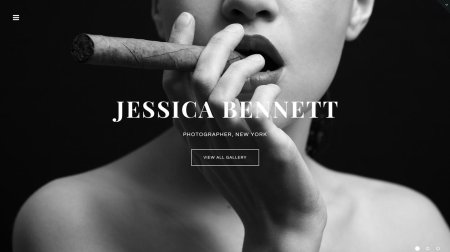 Девушка с сигарой