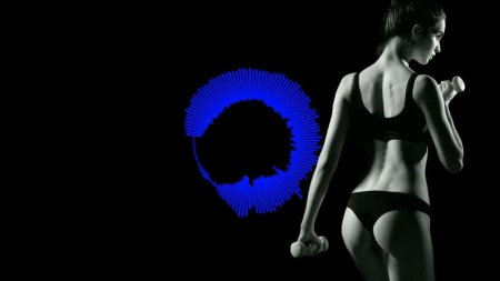 Женское тело на черном фоне