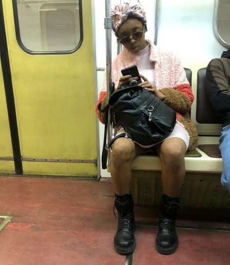 Модники в метро