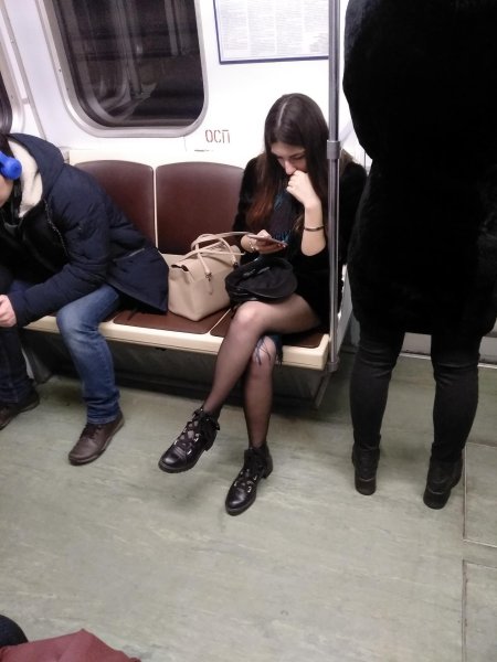 В колготках метро