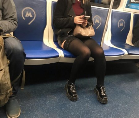 Модники в метро