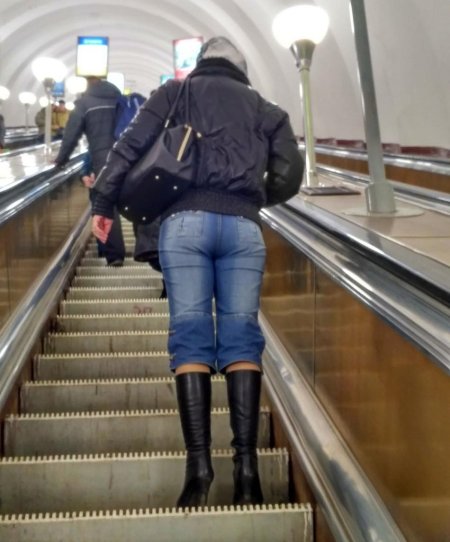 Попы в метро