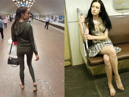 Девушки в метро