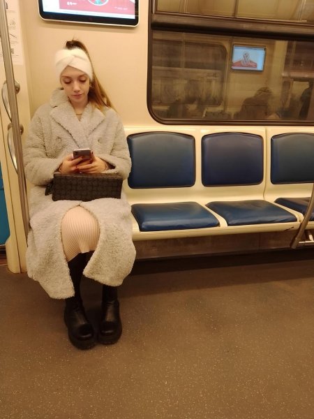 Люди в метро