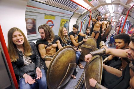 300 Спартанцев в метро