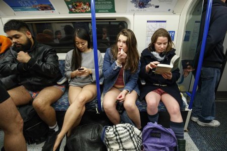 No Pants Subway Ride Москва