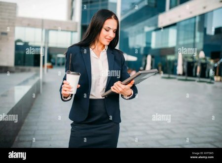 Бизнес леди с кофе