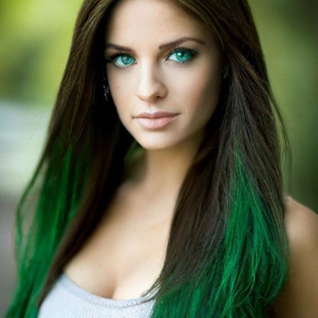 Девушка в зеленом