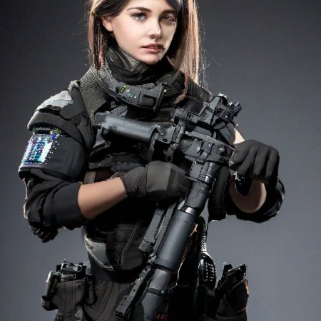 Девушка с оружием