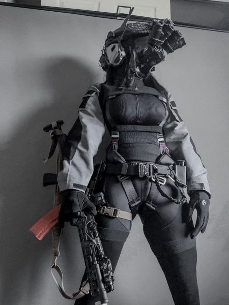 Военная девушка