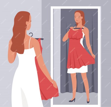 Примерка платья перед зеркалом