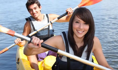 Девушка на байдарке