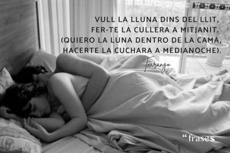 Объятия в кровати