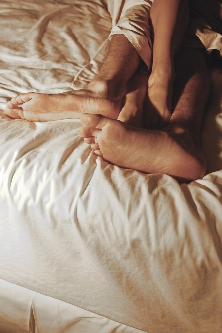 Объятия в постели