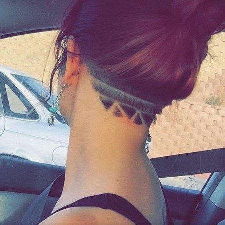 Прическа бритый затылок